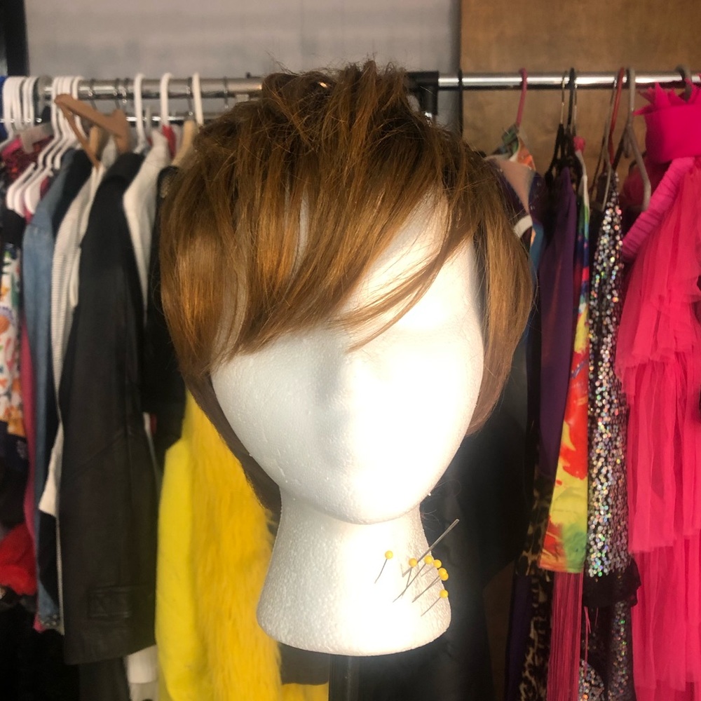 Brunette pixie short brown wig